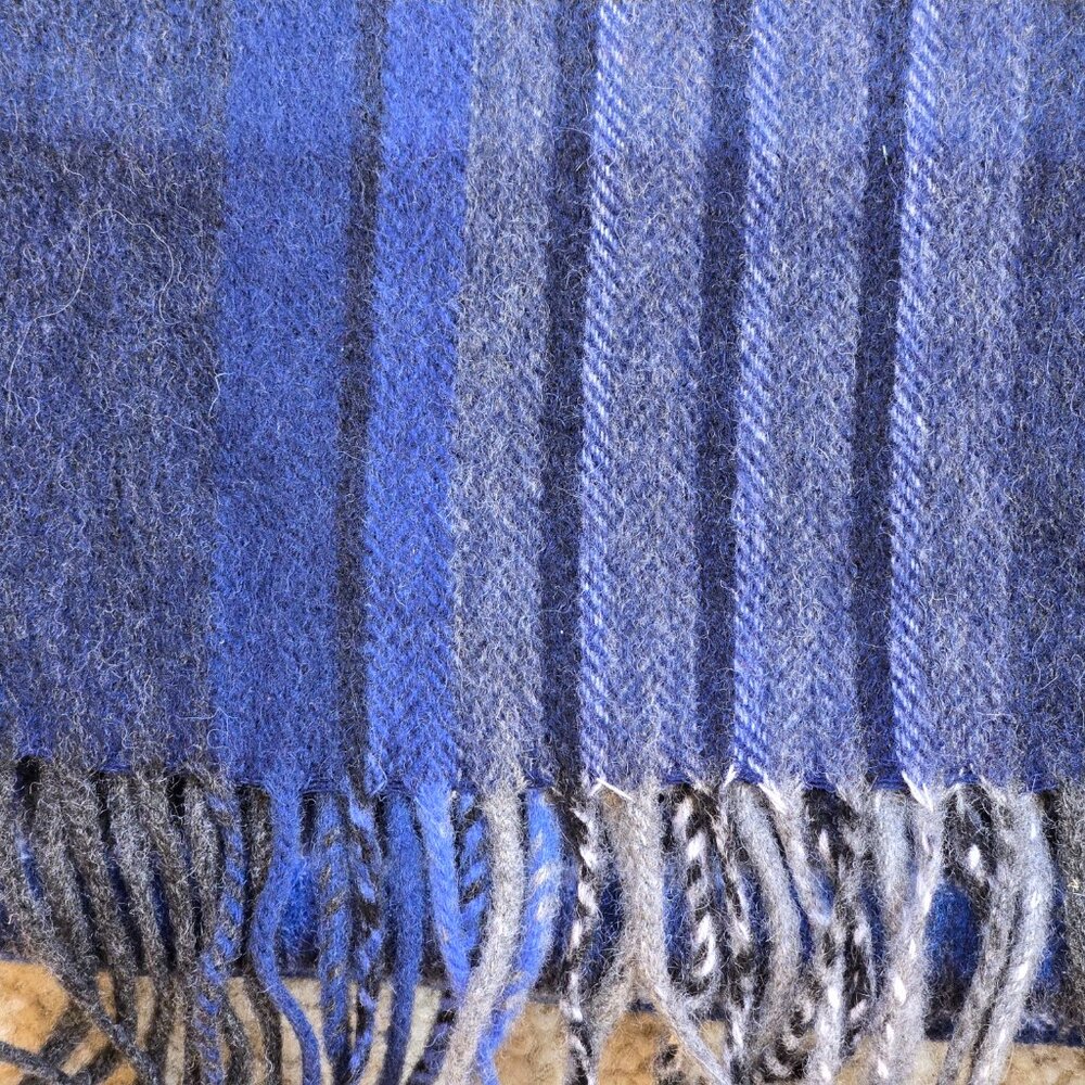 NWOT 100% Merino Wool Scarf Stewart of Scotland - Picture 2 of 4